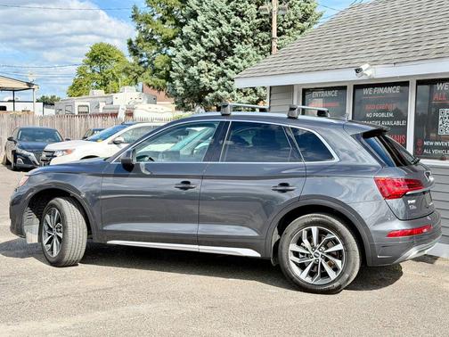 Manhattan Gray Metallic 2021 Audi Q5 45 Premium