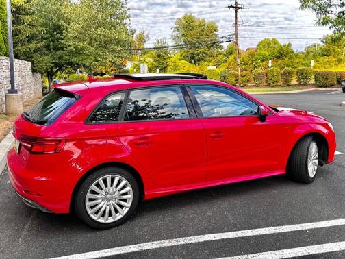 2017 Audi A3 e-tron 1.4T Premium