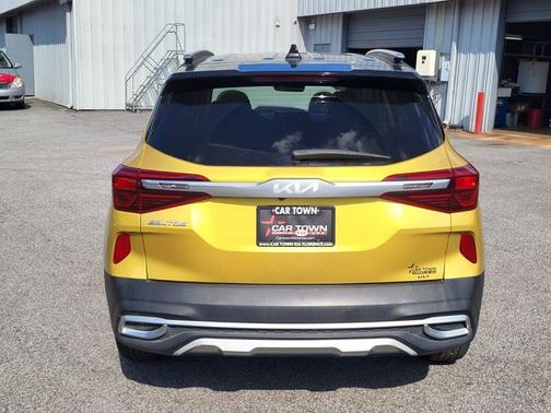 Yellow 2023 Kia Seltos S