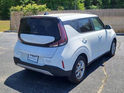 Snow White Pearl 2024 Kia Soul LX