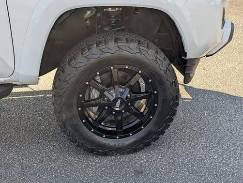 2023 Toyota Tacoma SR