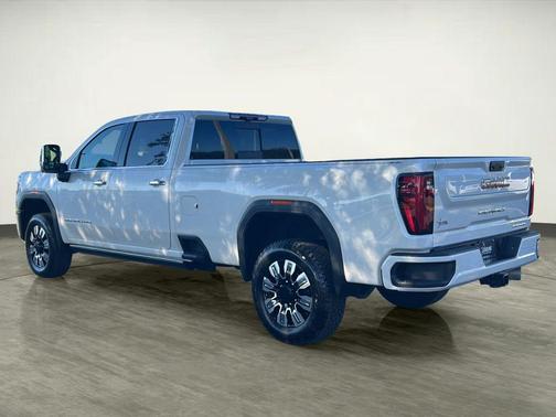 2025 GMC Sierra 3500 Denali