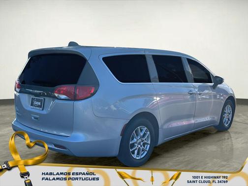 2022 Chrysler Voyager LX