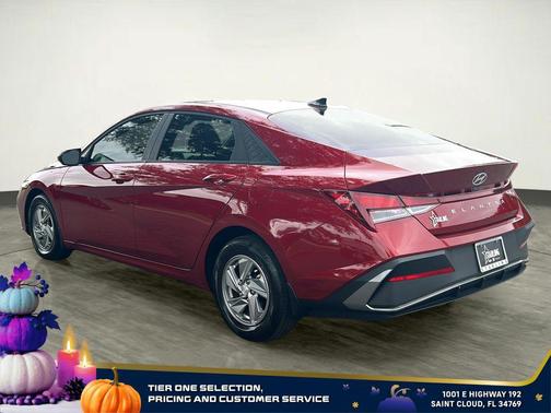 2024 Hyundai ELANTRA SE