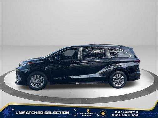 2023 Toyota Sienna XLE 8 Passenger