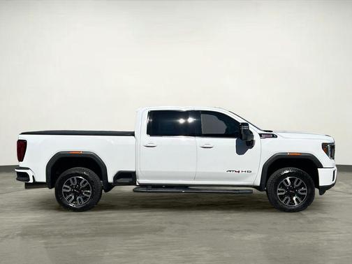 2022 GMC Sierra 2500 AT4