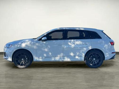 2022 Audi Q7 55 Premium