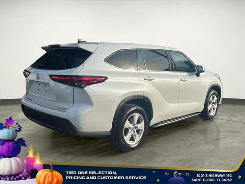 2022 Toyota Highlander LE