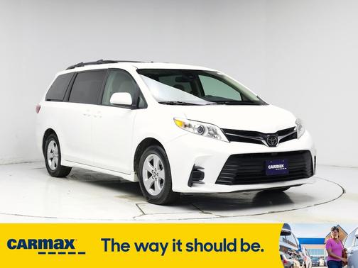 2018 Toyota Sienna LE