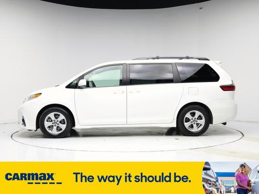 2018 Toyota Sienna LE