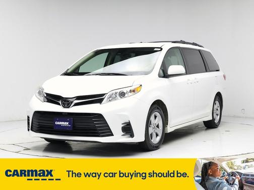 2018 Toyota Sienna LE