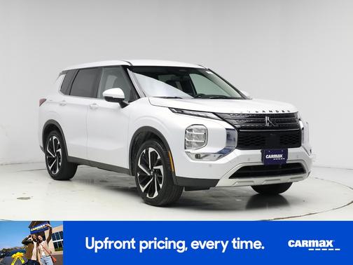 Gray 2024 Mitsubishi Outlander SE
