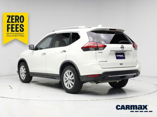 White 2020 Nissan Rogue SV