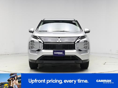Silver 2025 Mitsubishi Outlander ES