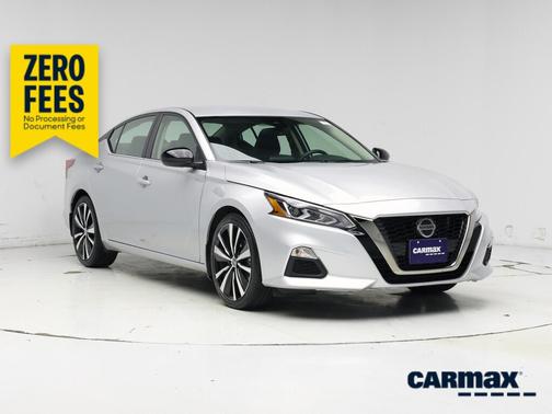 Silver 2022 Nissan Altima SR