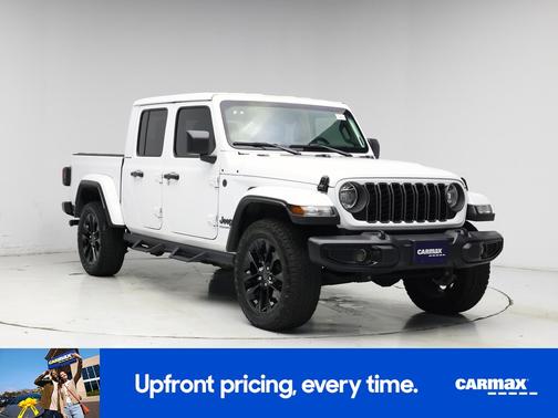 White 2025 Jeep Gladiator Nighthawk