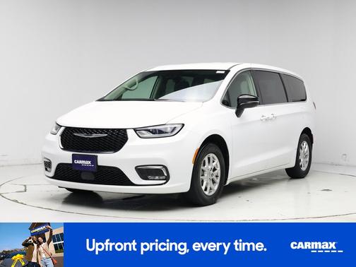 White 2024 Chrysler Pacifica Touring L