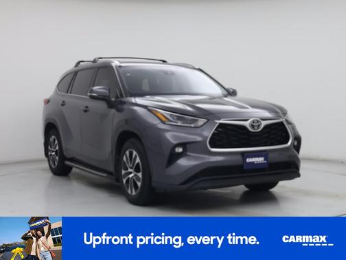 Gray 2021 Toyota Highlander XLE