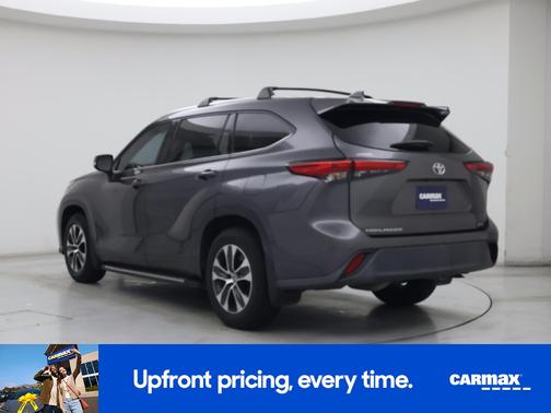 Gray 2021 Toyota Highlander XLE