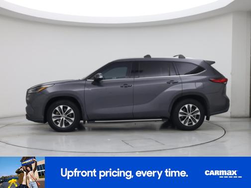 Gray 2021 Toyota Highlander XLE
