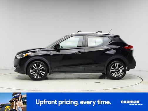 Black 2019 Nissan Kicks SV