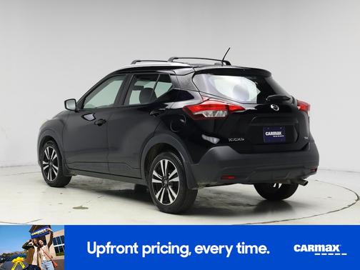 Black 2019 Nissan Kicks SV
