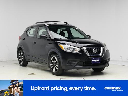 Black 2019 Nissan Kicks SV
