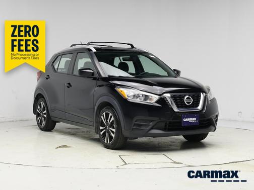 Black 2019 Nissan Kicks SV