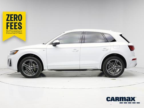 Pearl 2024 Audi Q5 S-Line Premium