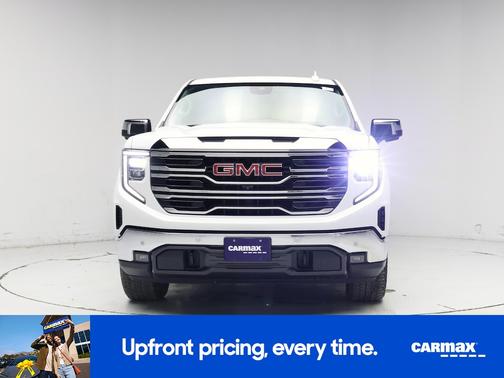 White 2024 GMC Sierra 1500 SLT