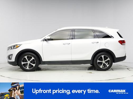White 2016 Kia Sorento EX