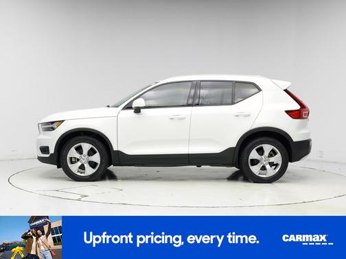 2020 Volvo XC40 T5 Momentum