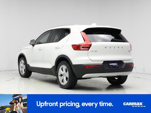 2020 Volvo XC40 T5 Momentum