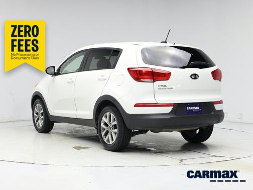 White 2016 Kia Sportage LX