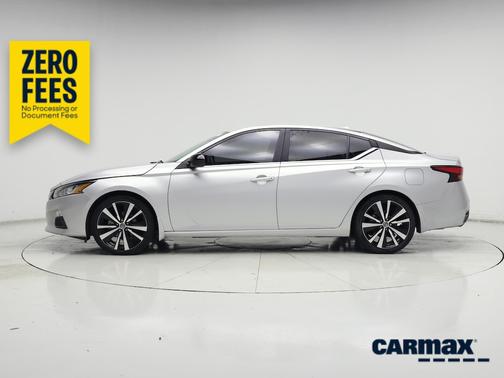 Silver 2022 Nissan Altima SR