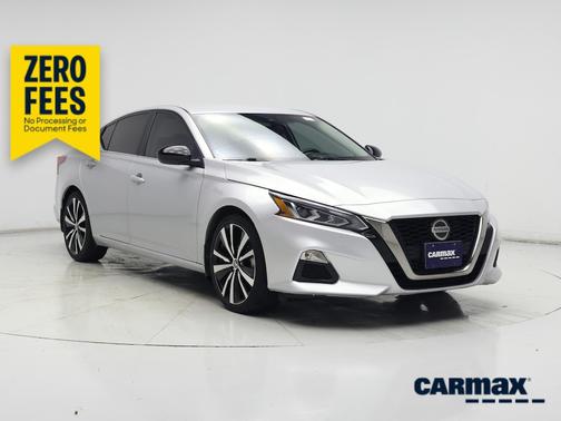 Silver 2022 Nissan Altima SR