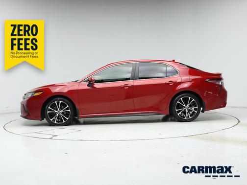 Red 2019 Toyota Camry SE