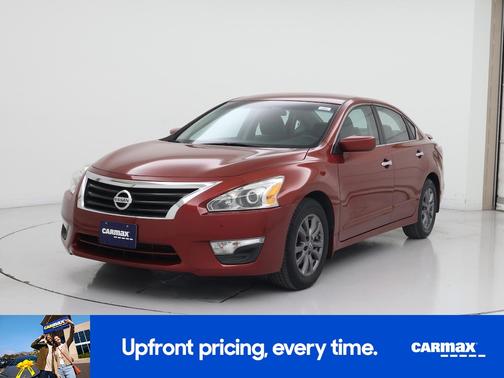 Red 2015 Nissan Altima S