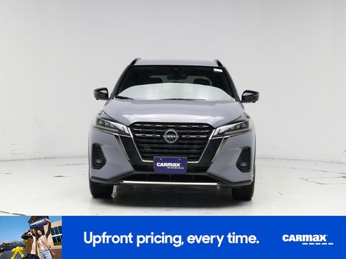 2022 Nissan Kicks SR