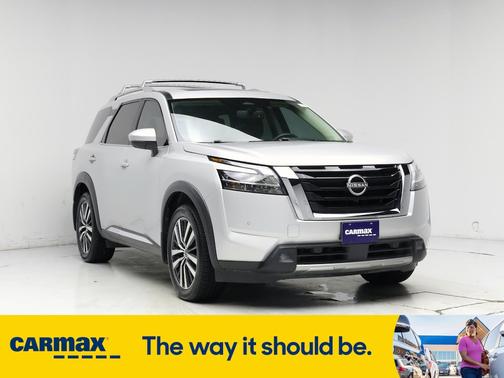 2022 Nissan Pathfinder Platinum