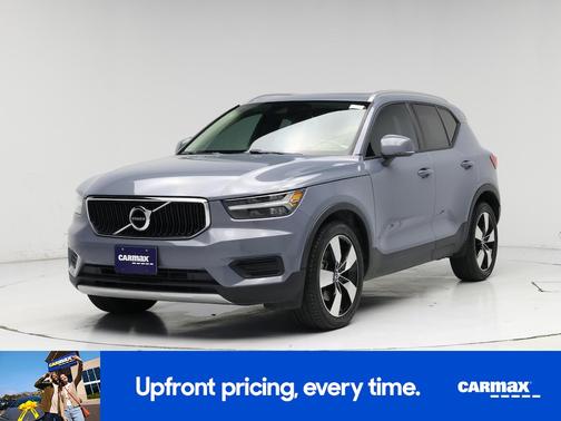 2020 Volvo XC40 T4 Momentum