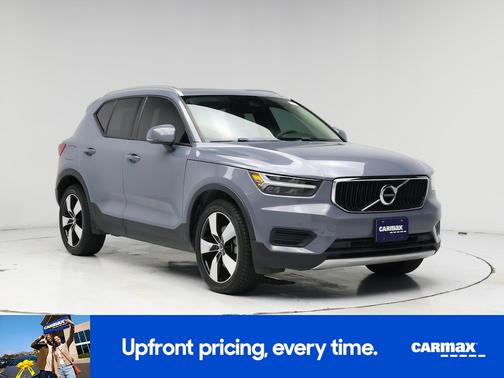 2020 Volvo XC40 T4 Momentum