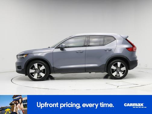2020 Volvo XC40 T4 Momentum
