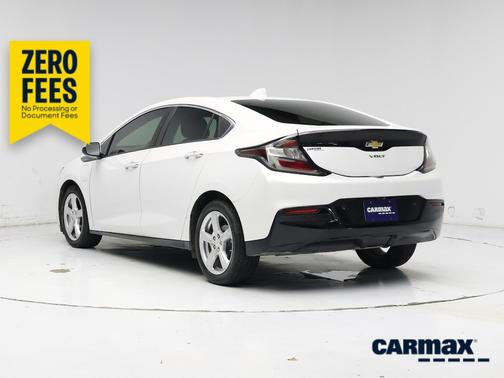 White 2018 Chevrolet Volt LT