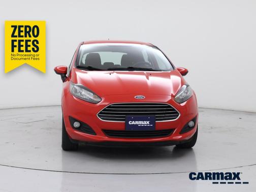 Red 2015 Ford Fiesta SE