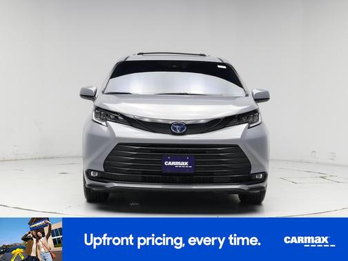 2025 Toyota Sienna Woodland Edition