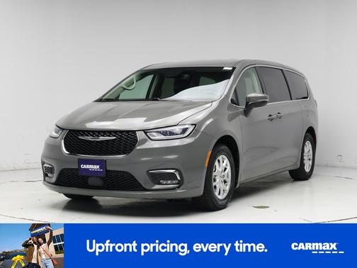 Gray 2023 Chrysler Pacifica Touring L