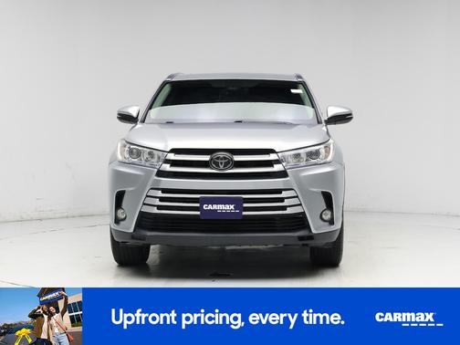 Silver 2017 Toyota Highlander XLE