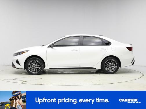 White 2022 Kia Forte FE