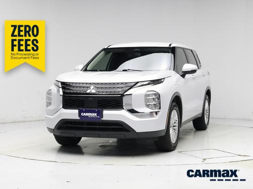 White 2022 Mitsubishi Outlander ES